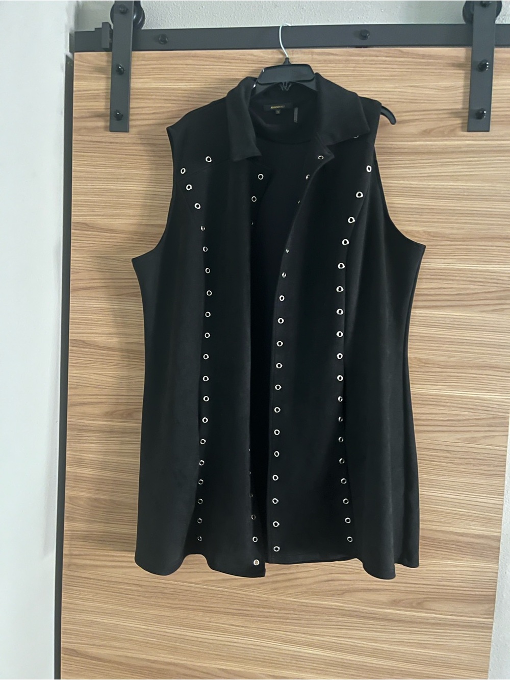 Radzoli Black 36” long Grommet Lined Vest. Excellent Condition!